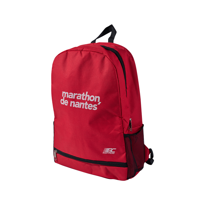 Дорожный рюкзак с несколькими карманами